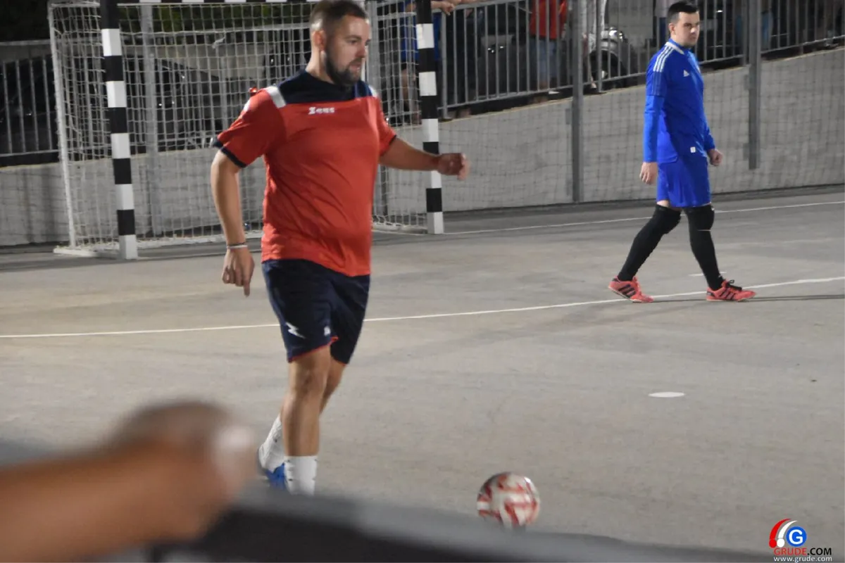 FOTO: MINUTE ŠUTNJE ZA LEGENDE I FANTASTIČNO POLUFINALE UVOD U VELIKO FINALE! GRUDE CENTAR I DRINOVCI OPET SE BORE ZA PRVAKA GRUDA 29