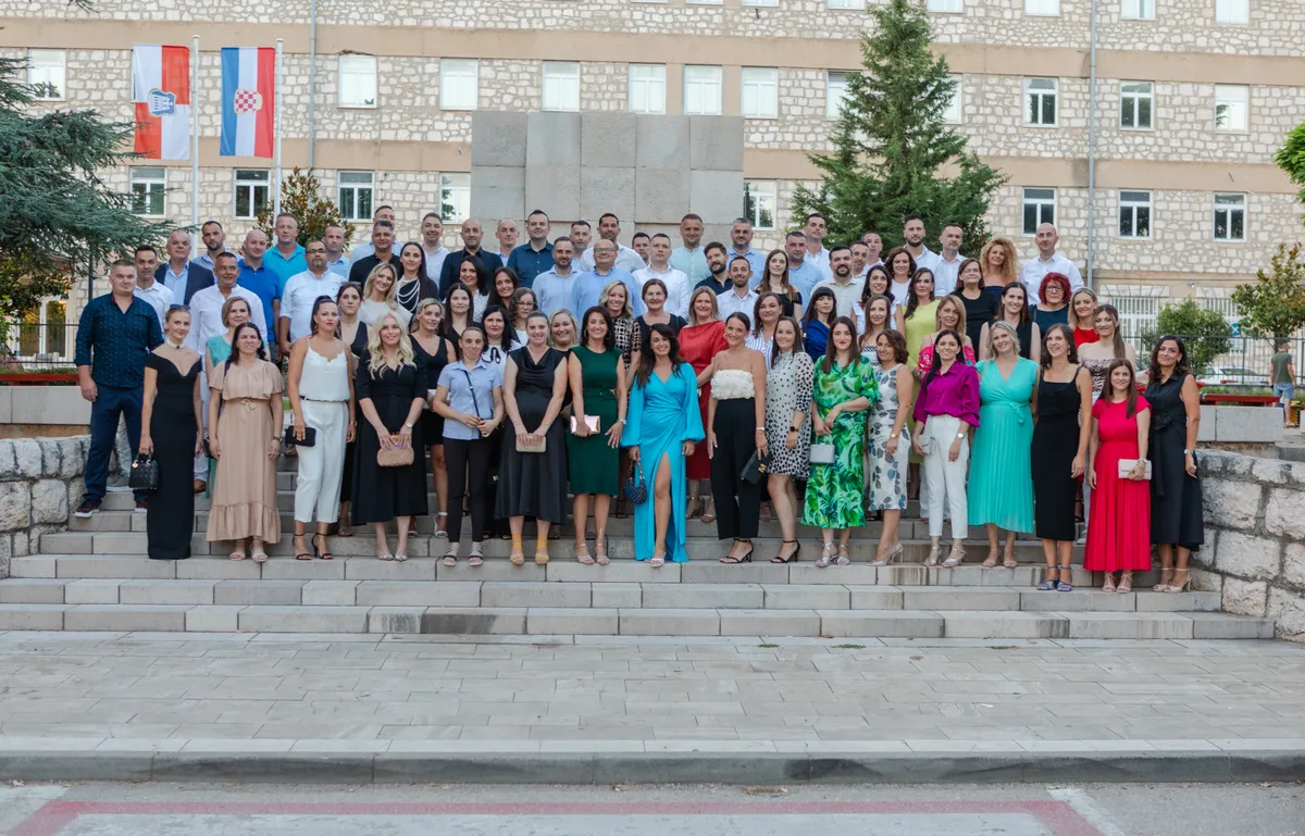 FOTO - 37. generacija Srednje škole A. B. Šimića Grude proslavila 20. obljetnicu mature