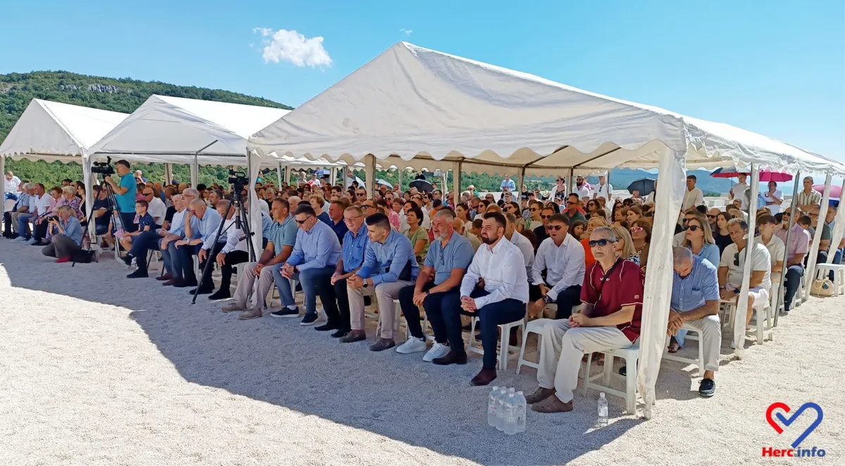 FOTO: Panonska jezera u BiH prepuna domaćih i gostiju 4
