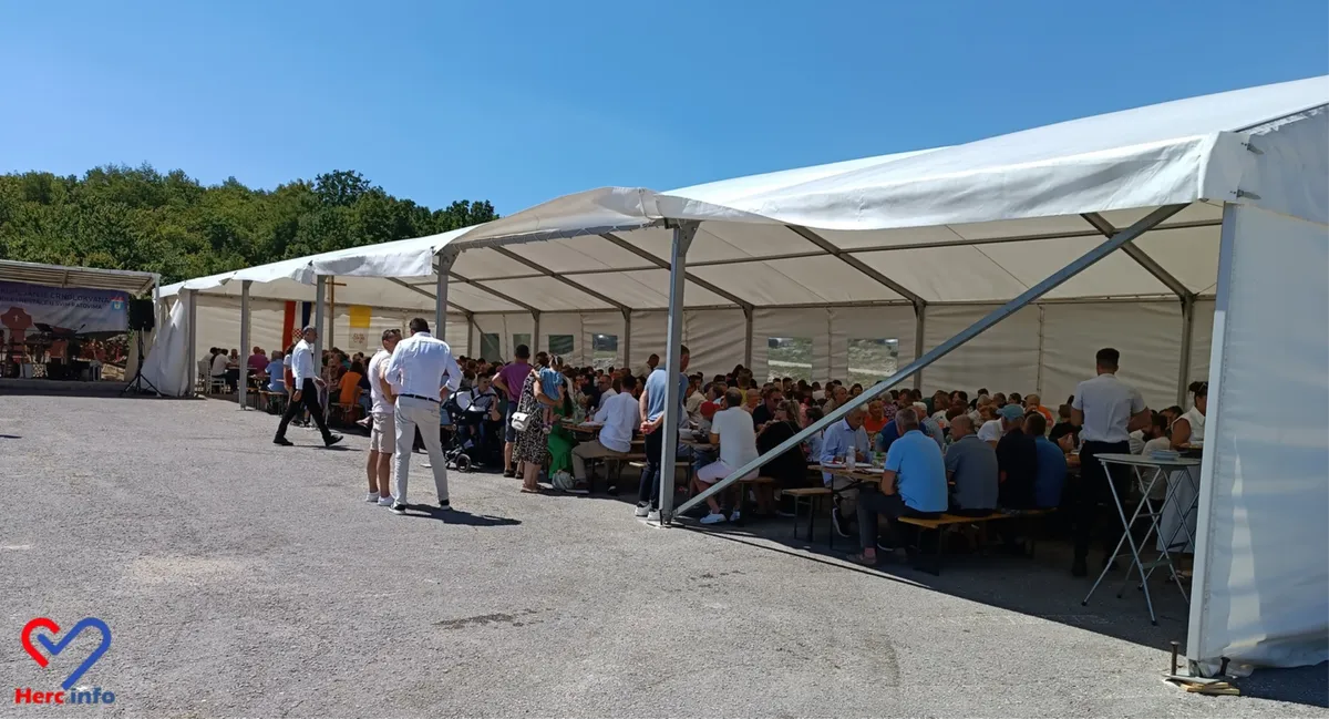 FOTO: Panonska jezera u BiH prepuna domaćih i gostiju 5