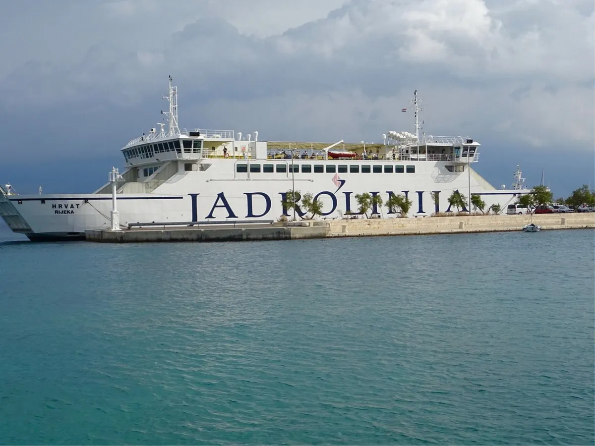 Trajekt Lastovo na kojem su poginuli mornari star je 55 godina