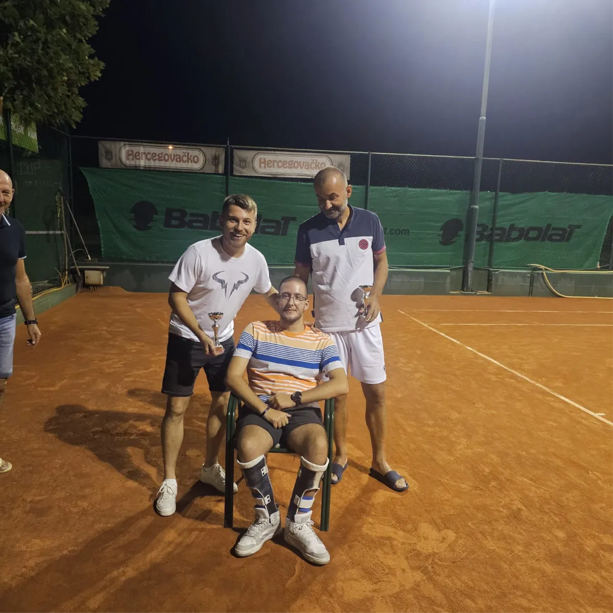 FOTO - Završen 12. LOVRIN CUP 2024. u organizaciji TK Grude! Bivši trener Dinama Zoran Mamić slavio u paru s Brkićem 4