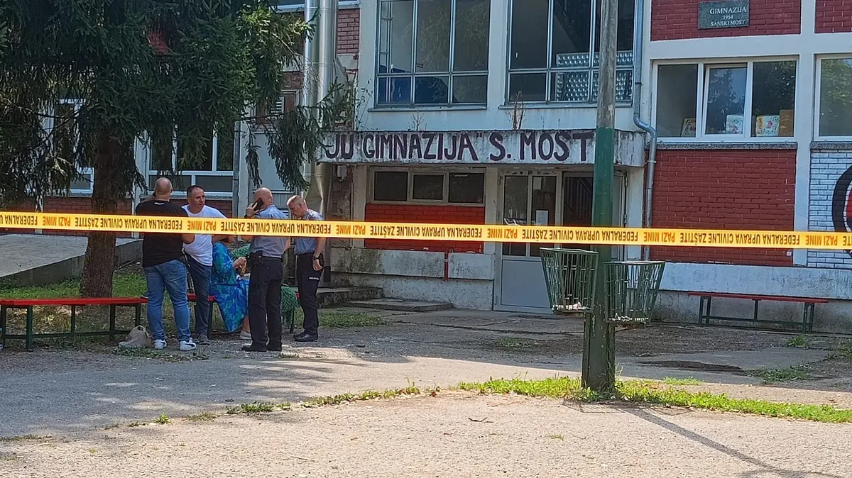Detalji zločina koji je potresao BiH: Domar iz automata ubio ravnatelja, profesoricu i tajnicu