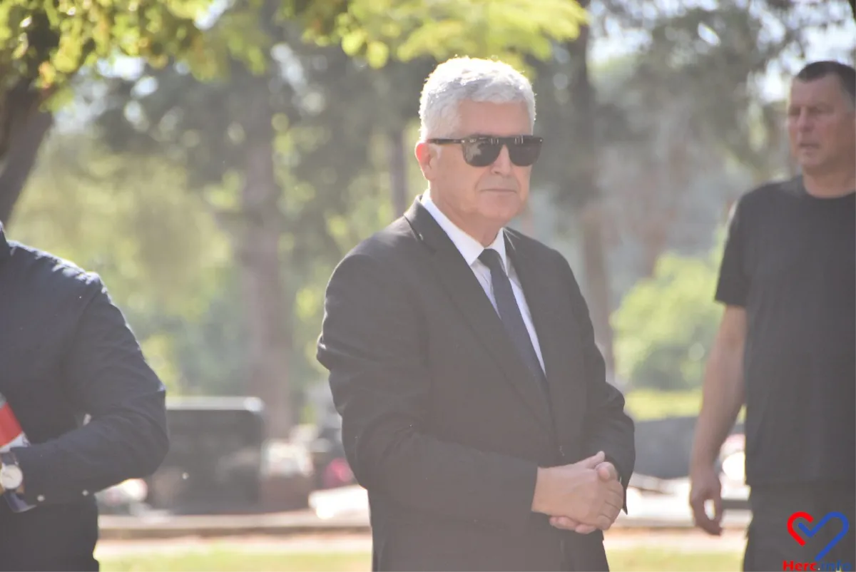 FOTO: Grude obilježile Dan branitelja i Herceg Bosne, čestitku uputio general Ante Gotovina 17