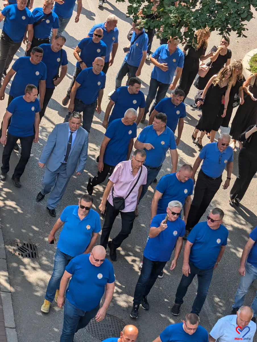 FOTO: Mimohod povodom obljetnice nositelja ratnih odličja HVO-a u Mostaru 13