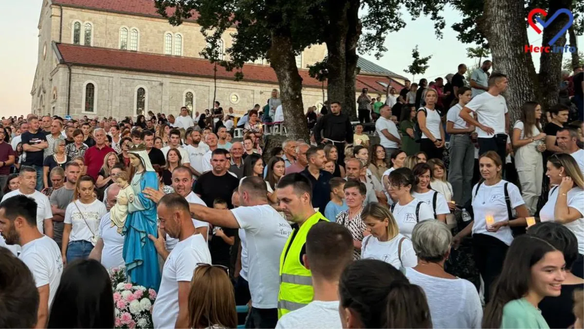 FOTO: Fra Ivo Pavić na tri dana učinio Drinovce vjerskim središtem, uspio je ono što mnogi ne znaju ili ne žele napraviti