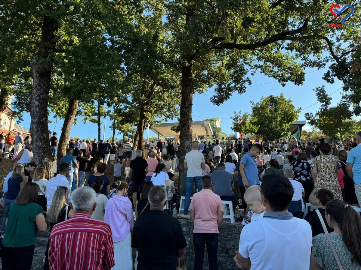 FOTO: Fra Ivo Pavić na tri dana učinio Drinovce vjerskim središtem, uspio je ono što mnogi ne znaju ili ne žele napraviti 2