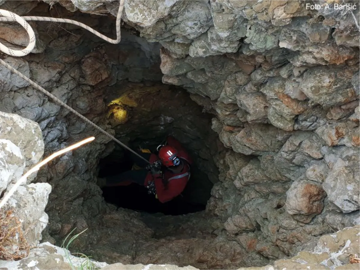 Speleolog istraživao jamu u Ljubuškom pa pronašao ljudske kosti, slučaj preuzima Tužiteljstvo  1