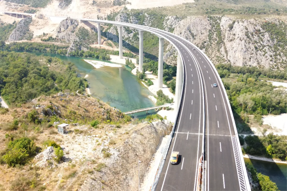 Zbog blokade ''Predsjedništva'' Mostar ostaje crna rupa u prometu, hoće li OHR djelovati?