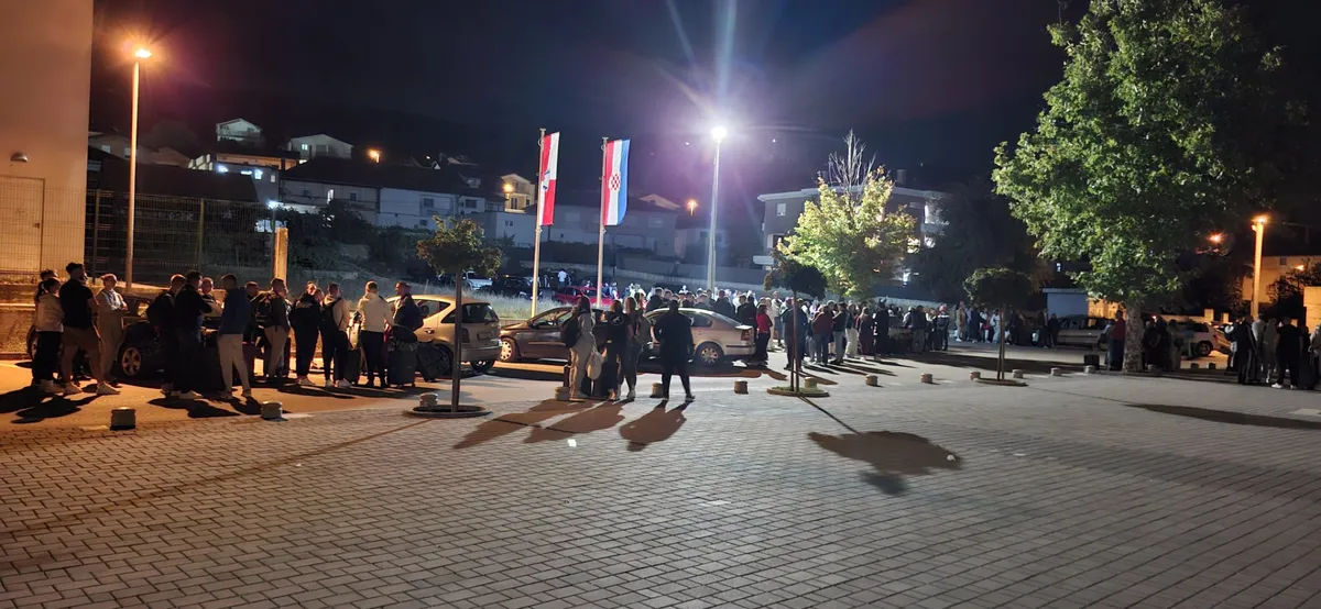 VIDEO: Grudski učenici krenuli na ekskurziju u Španjolsku! Putovanje započeli molitvom i blagoslovom 1