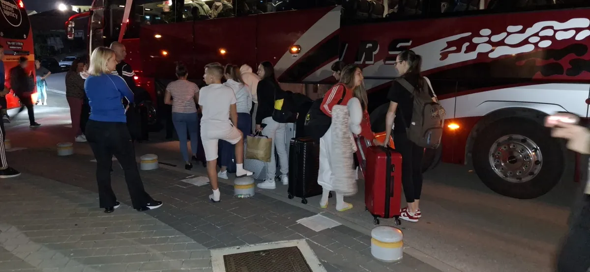 VIDEO: Grudski učenici krenuli na ekskurziju u Španjolsku! Putovanje započeli molitvom i blagoslovom 7