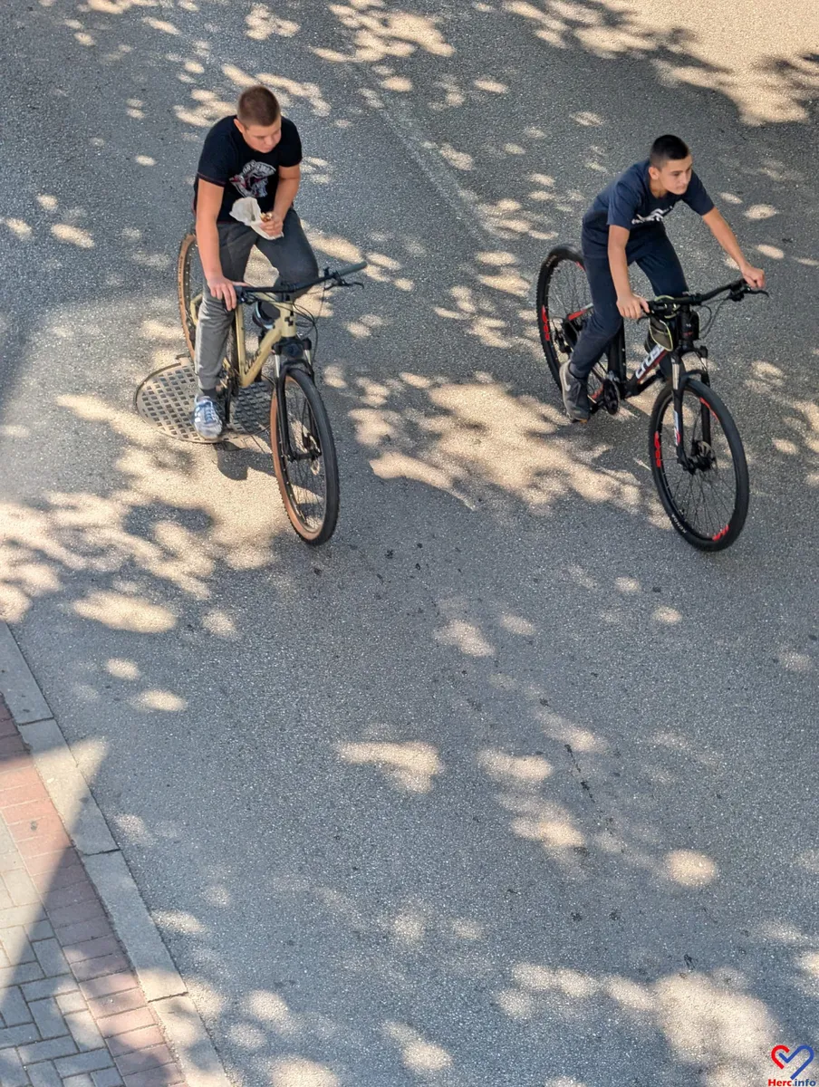FOTO: Biciklisti 'okupirali' Mostar, odazvali se svi, od malih do velikih 1
