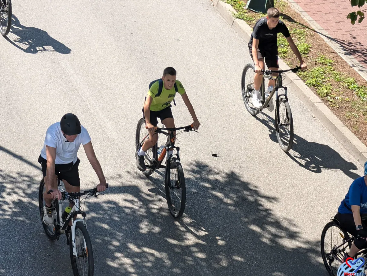 FOTO: Biciklisti 'okupirali' Mostar, odazvali se svi, od malih do velikih 25