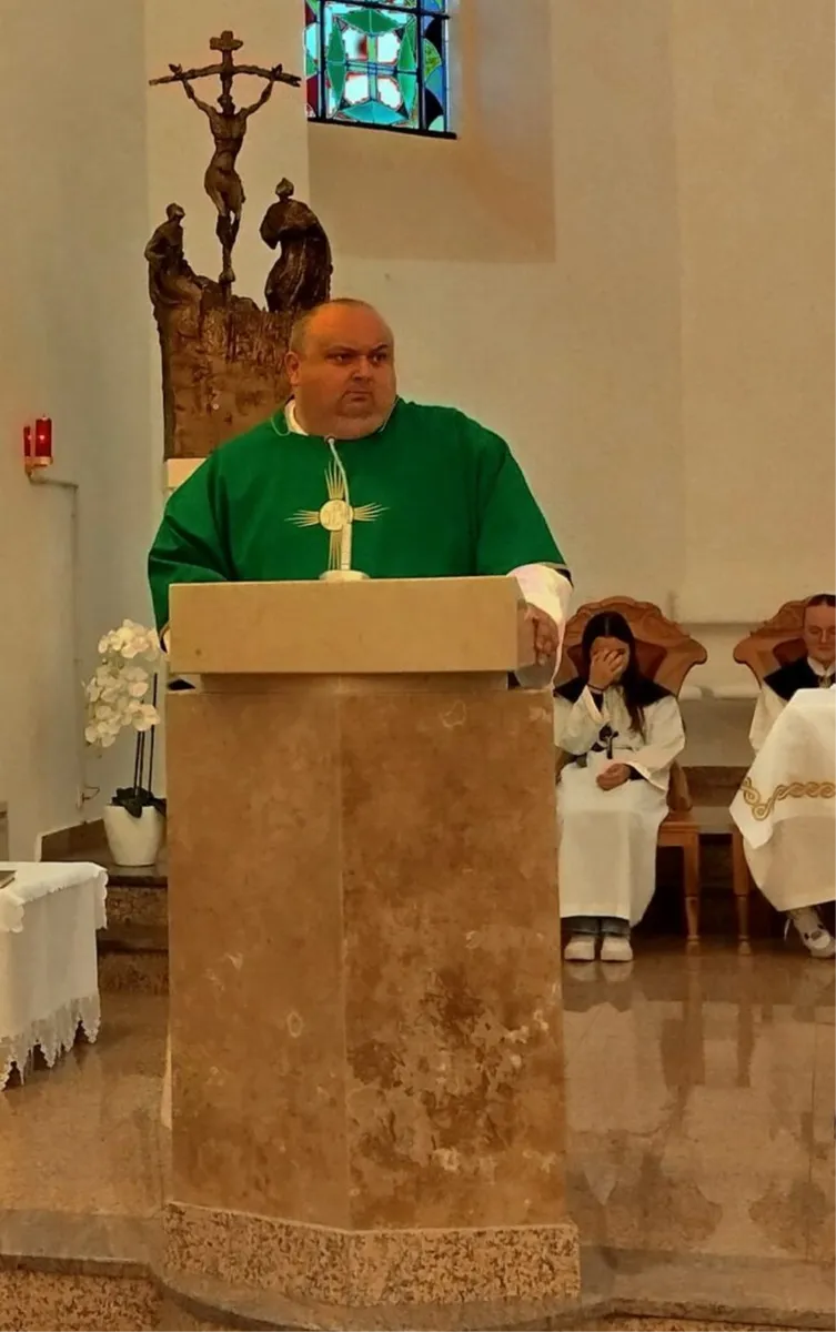 Župa Ledinac iskazuje dobrodošlicu novom župniku. Don Ivan Marčić preuzeo župu prvog dana devetnice svetoj Maloj Tereziji 1