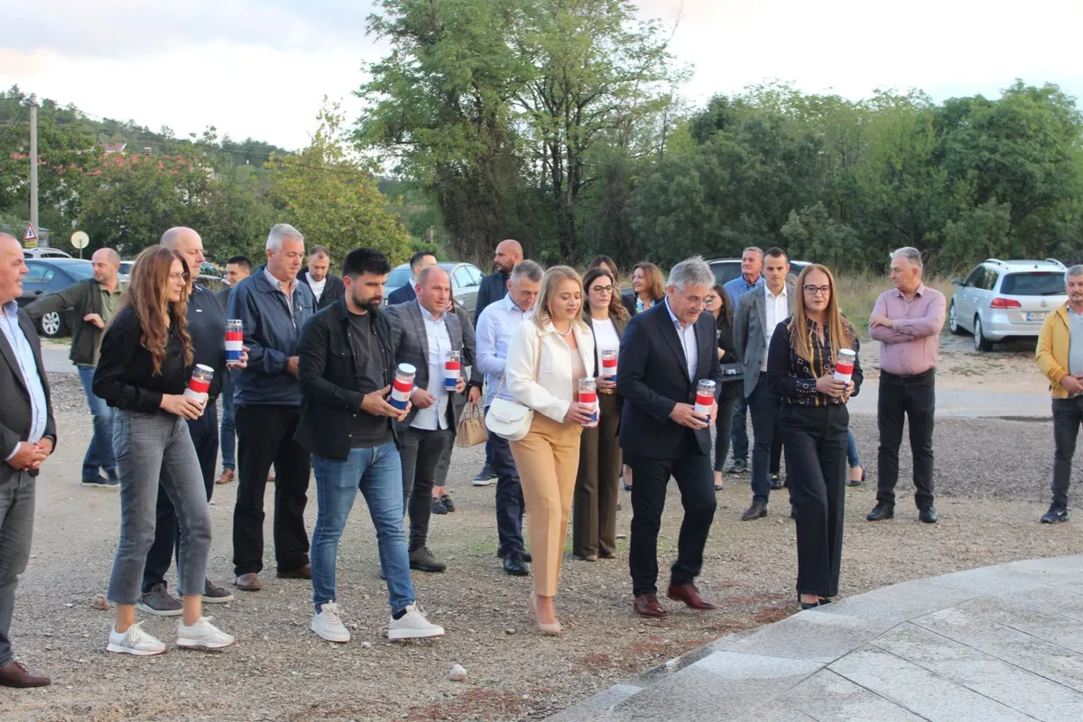 FOTO: HDZ BiH Grude održao skupove u Gorici i Drinovcima! Grizelj: Jamčimo uspješnu realizaciju projekata i nakon pobjede 6. listopada 5