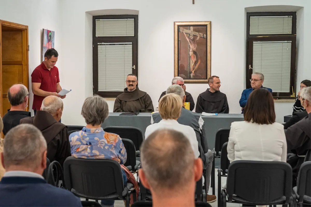 FOTO: U Gorici predstavljene knjige fra Mate Tadića! 'Franjevci se u Hercegovini itekako znaju smijati i šaliti na svoj račun' 12
