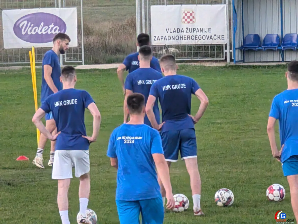 FOTO/VIDEO: Majice igrača HNK Grude natopljene znojem pred utakmicu s Brotnjom! 10
