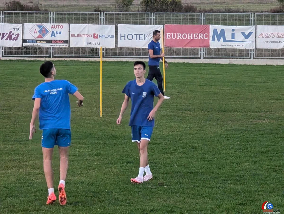 FOTO/VIDEO: Majice igrača HNK Grude natopljene znojem pred utakmicu s Brotnjom! 7