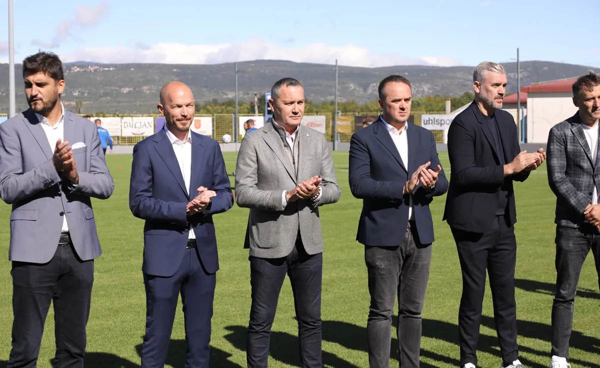 FOTO/VIDEO: Zmijavci dobili travu kao na Alianz areni! Domagoj Čulina im donio pobjedu! Pljeskali Thompson, Kustić, Pletikosa...  5