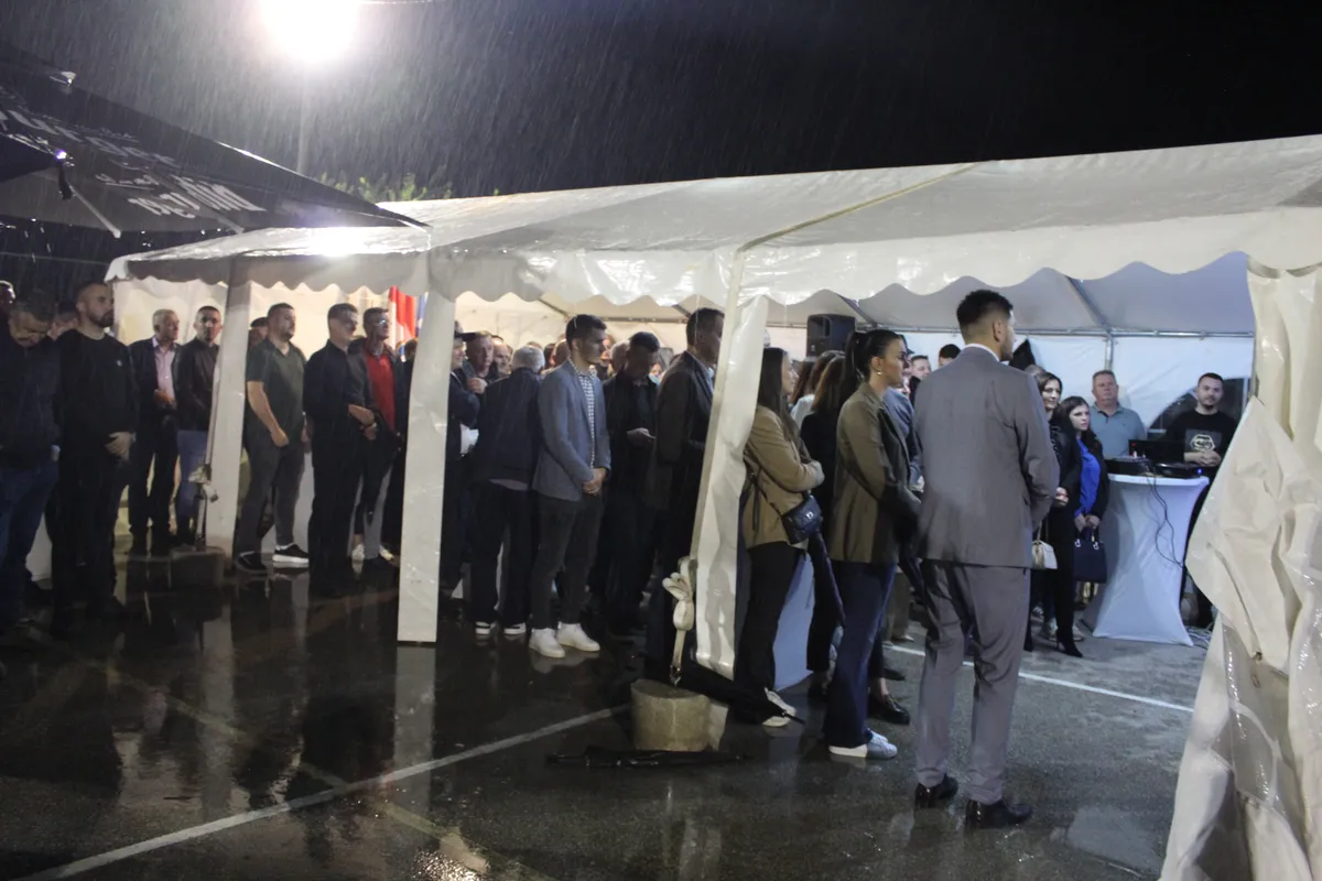 FOTO: Grizelj i kandidati HDZ-a BiH Grude upoznali žitelje s projektima, ovog petka završni skup u Grudama 8