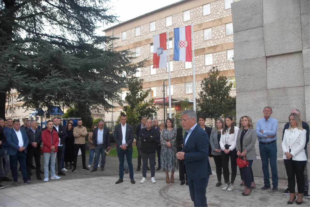 Načelnik Grizelj organizirao dostojanstveno okupljanje u Grudama: Izražavamo kršćansku solidarnost s obiteljima stradalih, ponudili smo pomoć 2