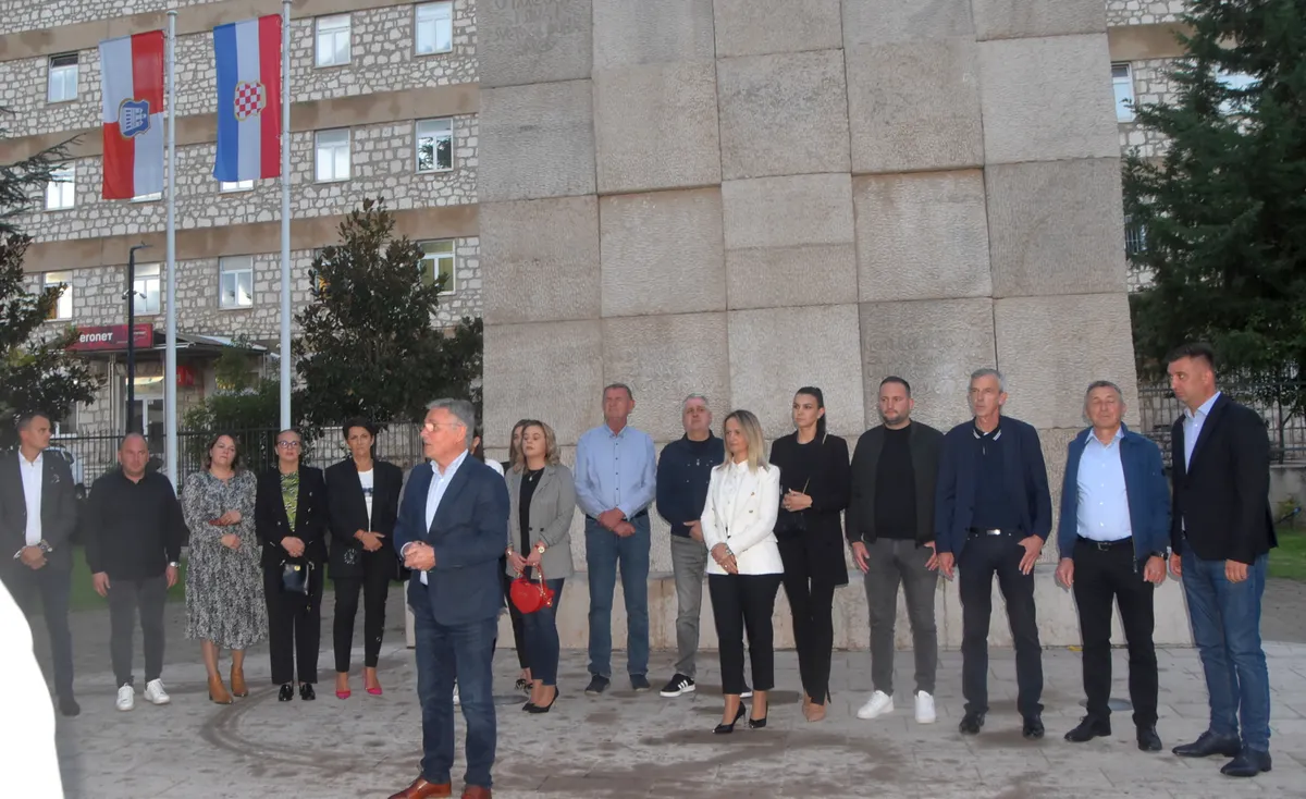 Načelnik Grizelj organizirao dostojanstveno okupljanje u Grudama: Izražavamo kršćansku solidarnost s obiteljima stradalih, ponudili smo pomoć