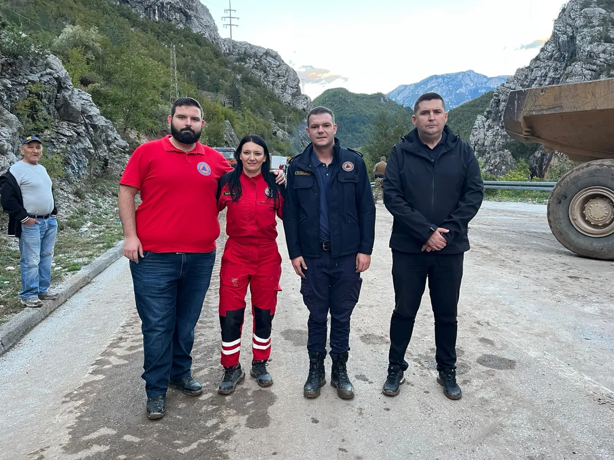 FOTO: Gruđani, Širokobriježani, Posušani i Ljubušaci pomagali ugroženom stanovništvu, uz logističku podršku Crvenog križa ZHŽ-a 2