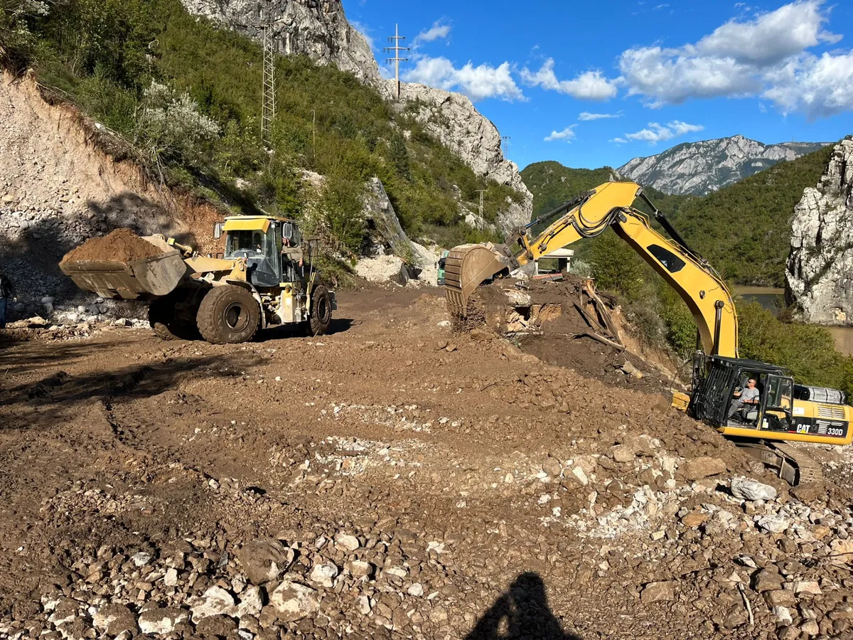 FOTO: Gruđani, Širokobriježani, Posušani i Ljubušaci pomagali ugroženom stanovništvu, uz logističku podršku Crvenog križa ZHŽ-a 5