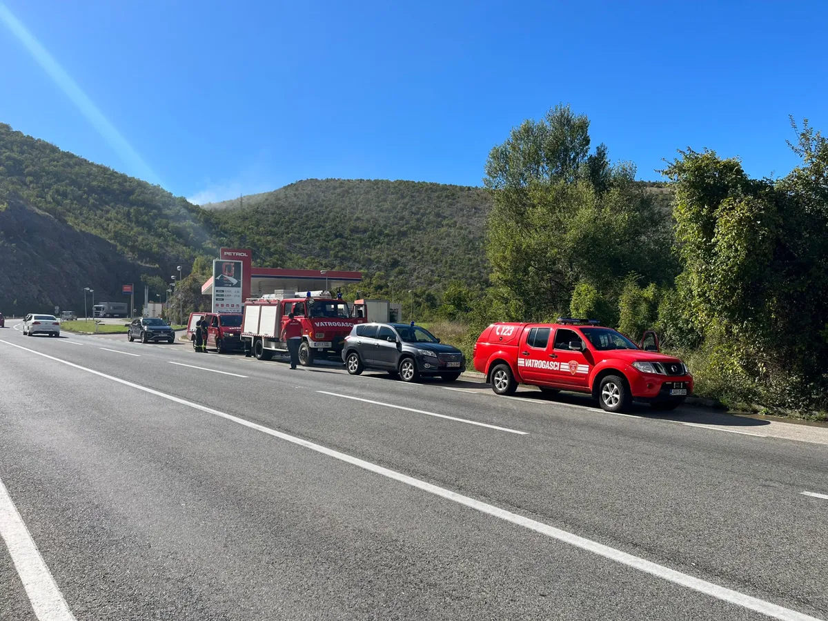 FOTO: Gruđani, Širokobriježani, Posušani i Ljubušaci pomagali ugroženom stanovništvu, uz logističku podršku Crvenog križa ZHŽ-a 8