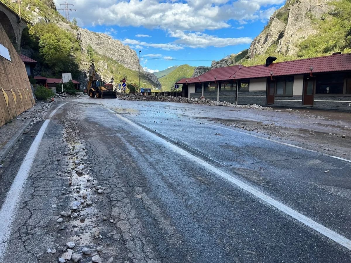 FOTO: Gruđani, Širokobriježani, Posušani i Ljubušaci pomagali ugroženom stanovništvu, uz logističku podršku Crvenog križa ZHŽ-a 9
