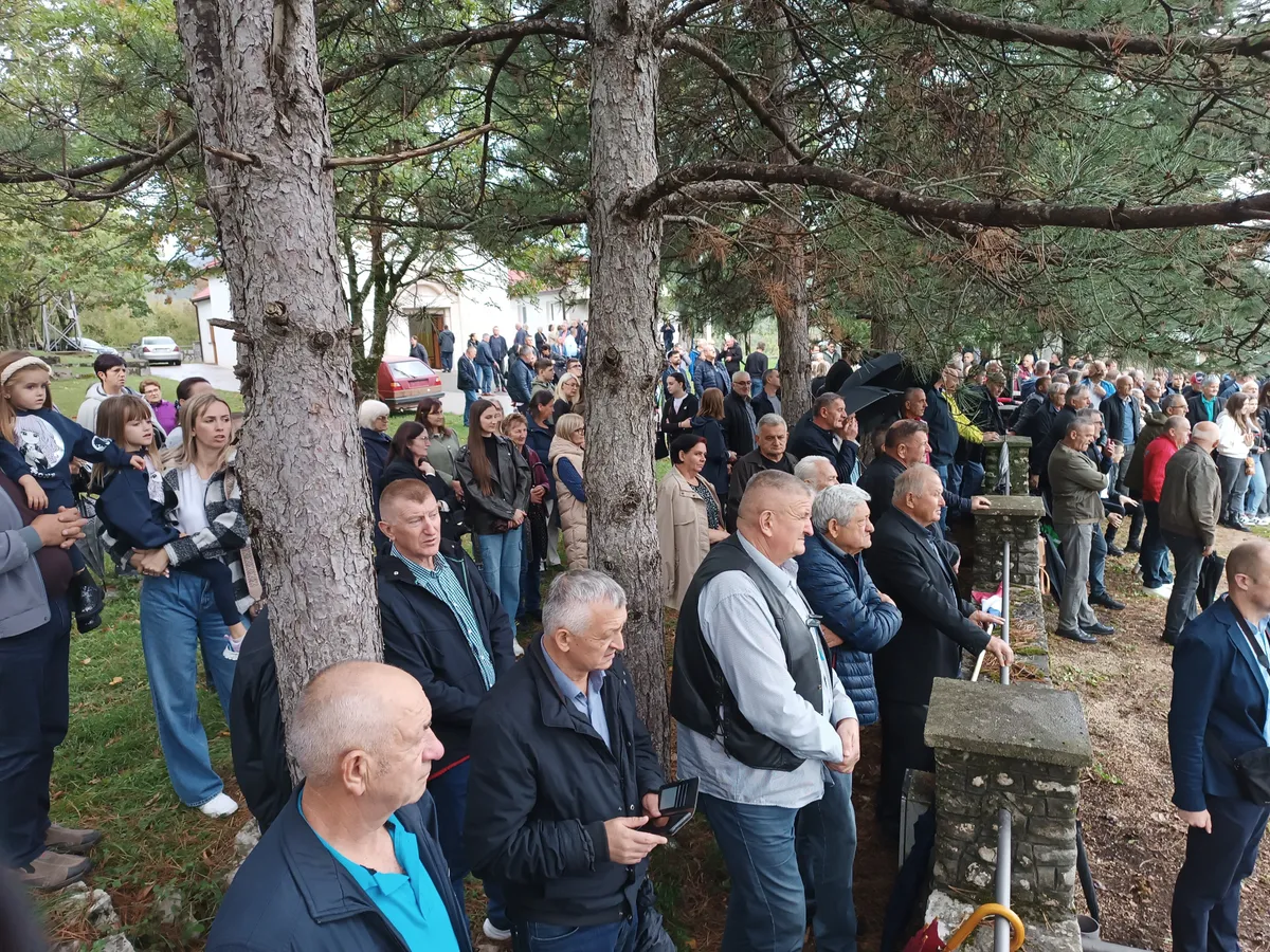 Misom zadušnicom obilježena 31. obljetnica na Vrdima FOTO 5