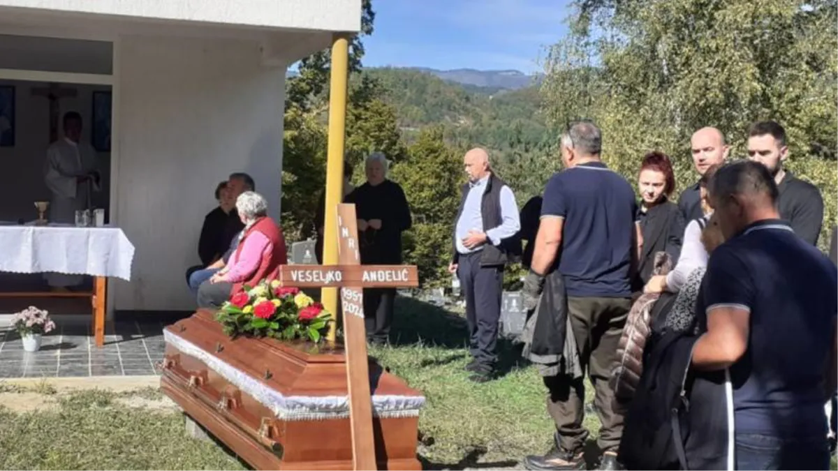 FOTO: Brojni se oprostili od prvog stradalog u poplavama u župi Podhum/Žitače