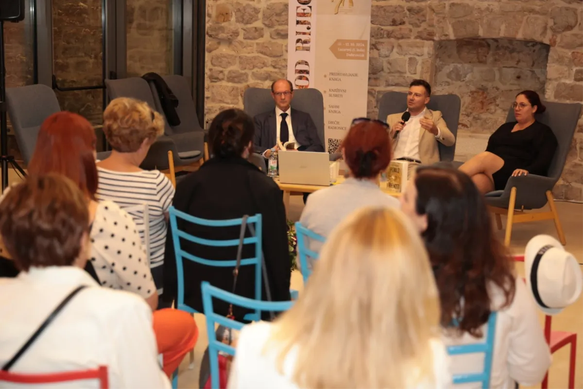 Željko Andrijanić zatvorio „Grad od riječi“ u Dubrovniku, prihod od prodaje knjige donira za žrtve poplava 1