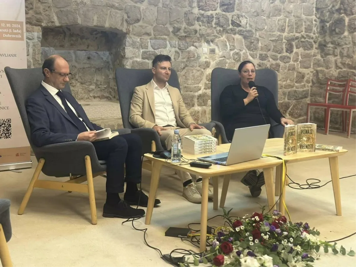 Željko Andrijanić zatvorio „Grad od riječi“ u Dubrovniku, prihod od prodaje knjige donira za žrtve poplava 6