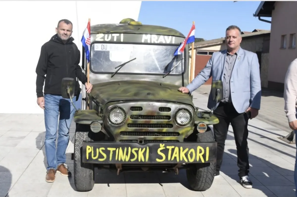 Memorijalni centar u Vukovaru dobio repliku vozila ''Žutih mrava''
