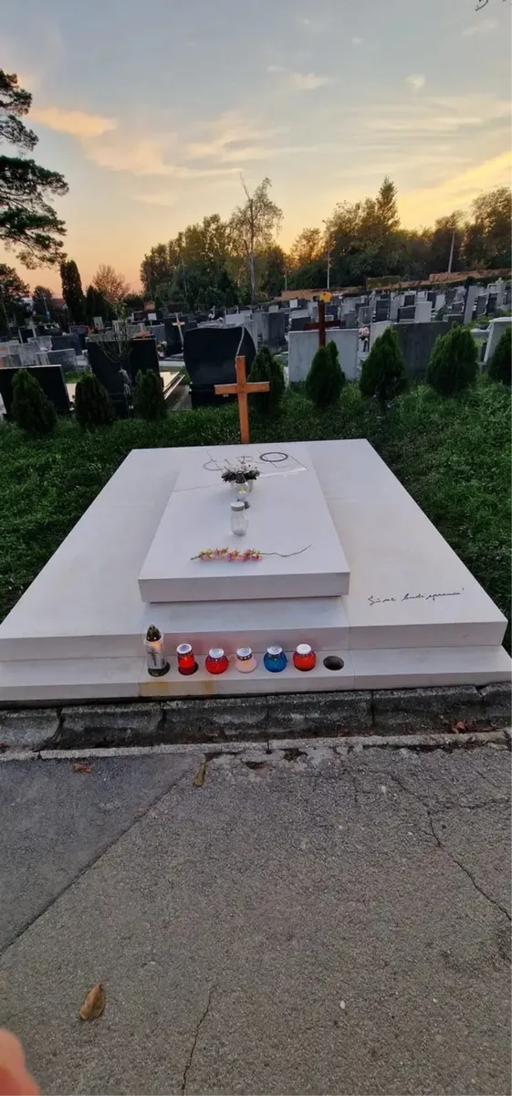 Ćiro dobio grobnicu! Trener svih trenera ima i poruku za sve nas, jer sve nas isto čeka... 2