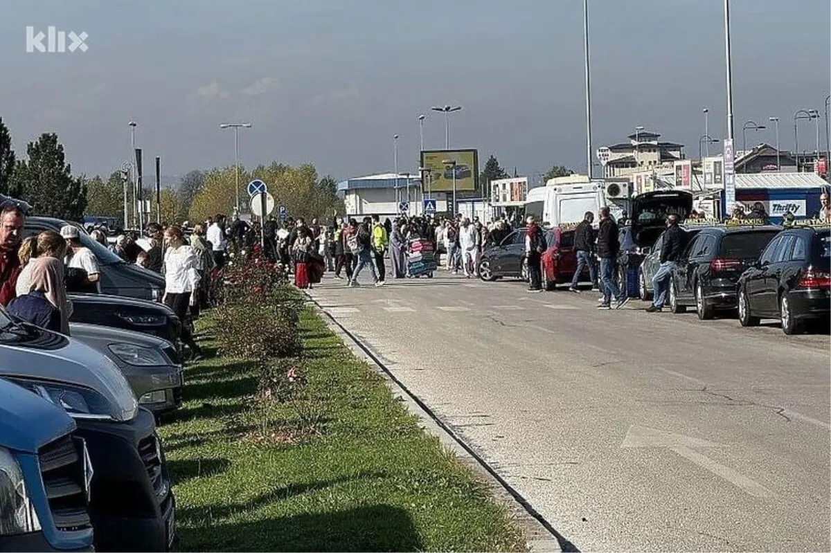 Brojne dojave o postavljenim bombama, evakuirani putnici s Međunarodnog aerodroma Sarajevo