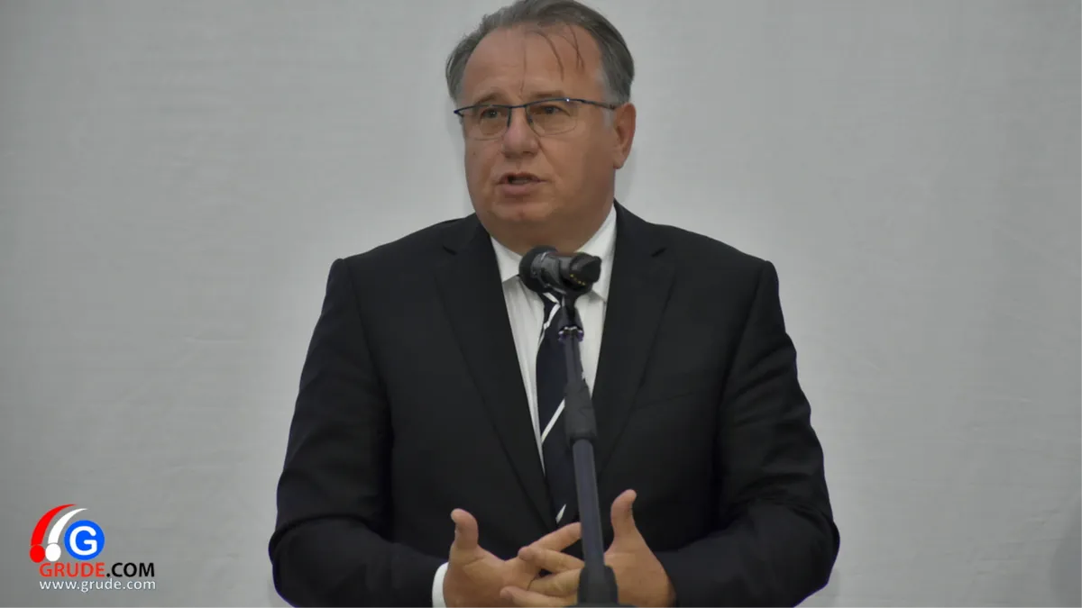 Federalni premijer Nikšić u Grudama: Uspjeh se može postići čak i unatoč složenom sustavu