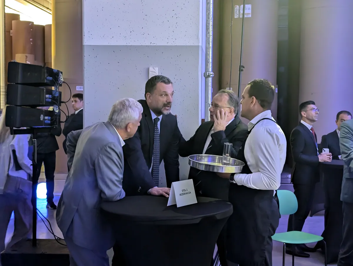 FOTO: U GRUDAMA SVEČANO OTVOREN CORSPACK! VIOLETA UČVRŠĆUJE POZICIJU MEĐU VODEĆIM POSLOVNIM SUBJEKTIMA 11