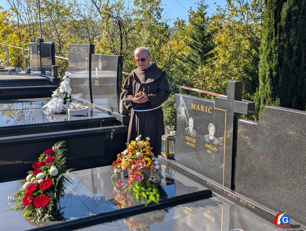 Odana počast onima koji su ispisali povijest Gruda: izaslanstvo obilježilo Svisvete i Dušni dan 11
