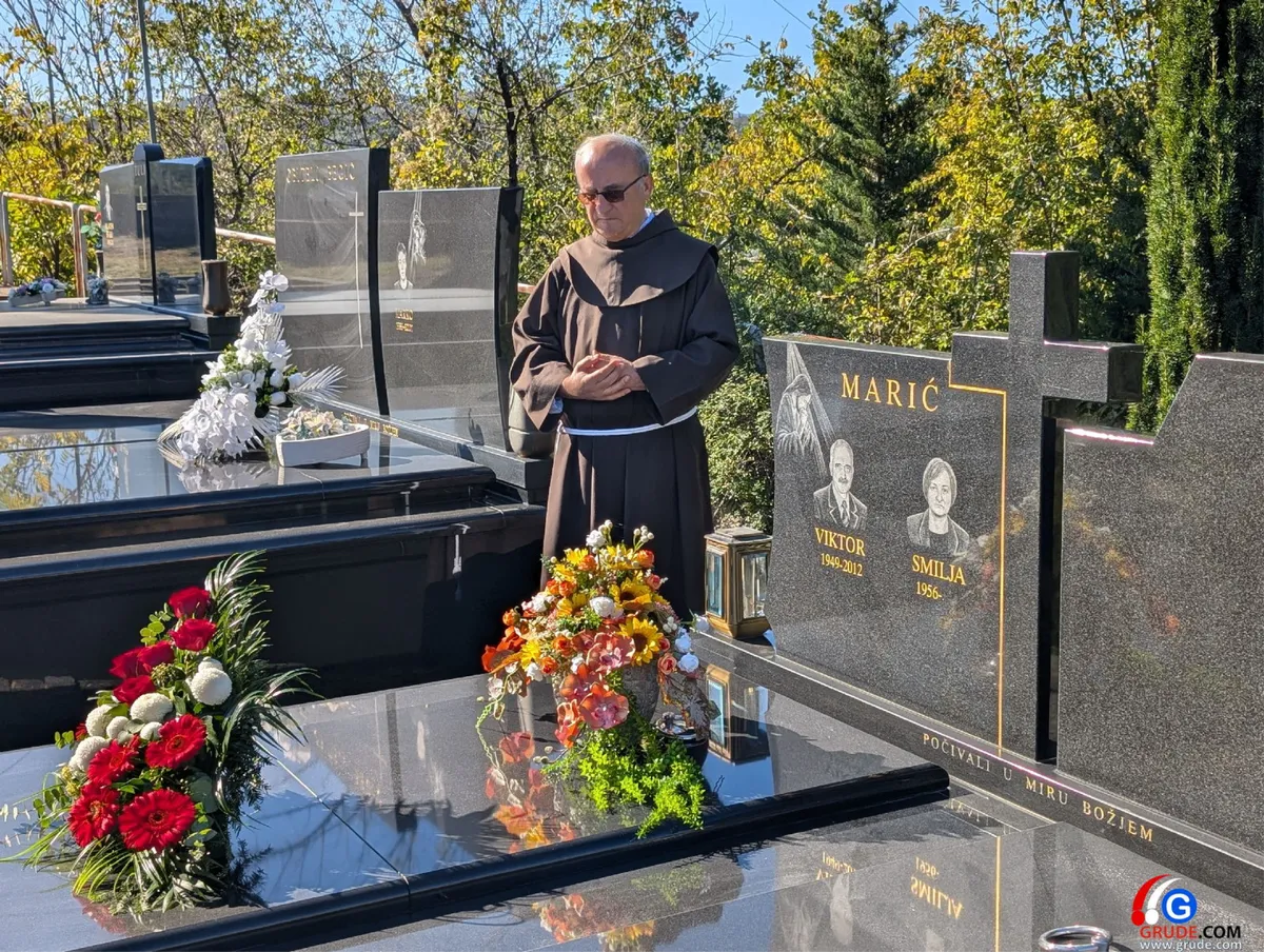 Odana počast onima koji su ispisali povijest Gruda: izaslanstvo obilježilo Svisvete i Dušni dan 12