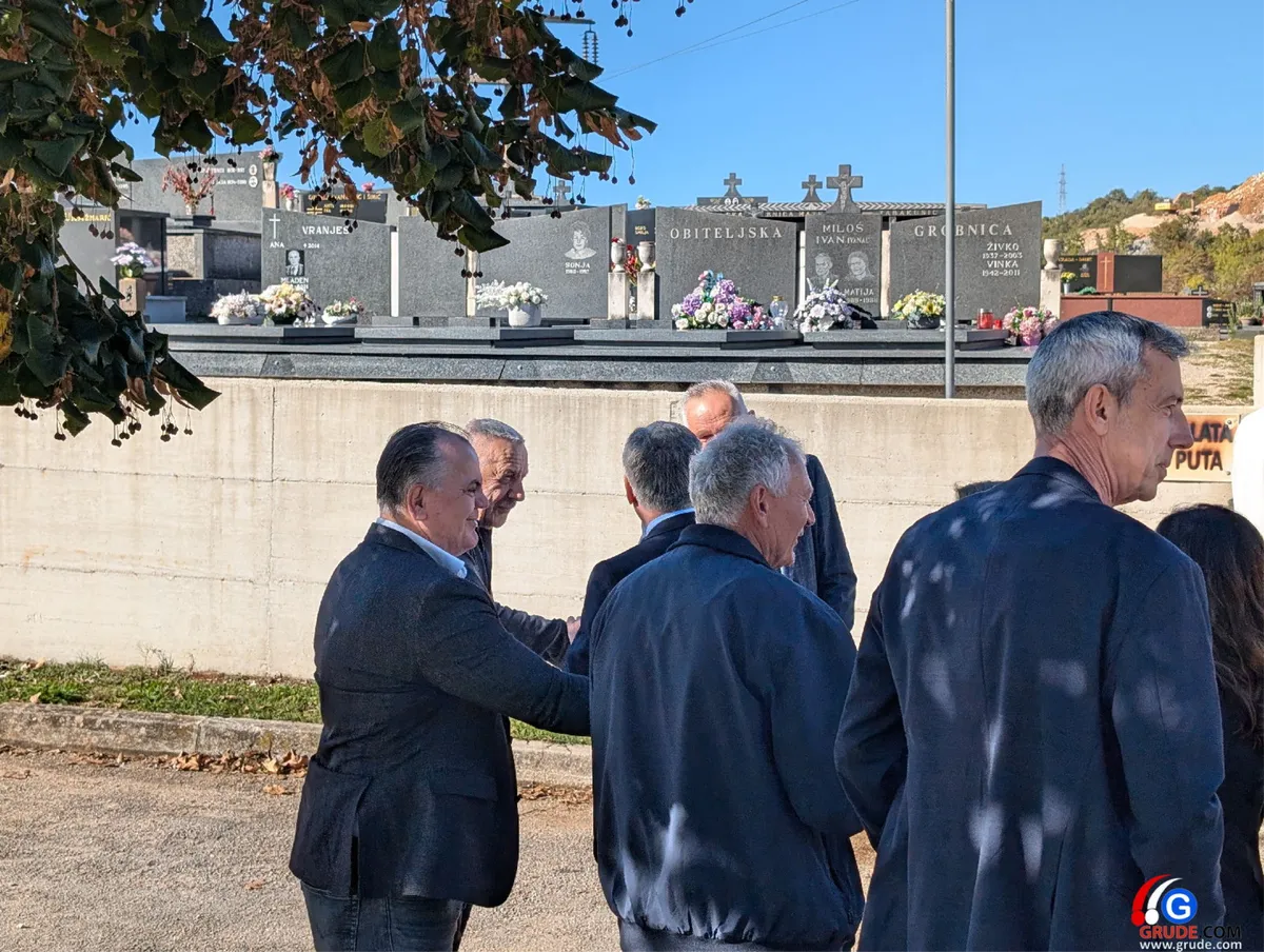 Odana počast onima koji su ispisali povijest Gruda: izaslanstvo obilježilo Svisvete i Dušni dan 2