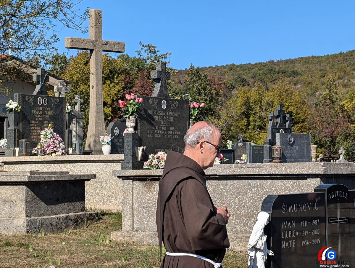Odana počast onima koji su ispisali povijest Gruda: izaslanstvo obilježilo Svisvete i Dušni dan 24