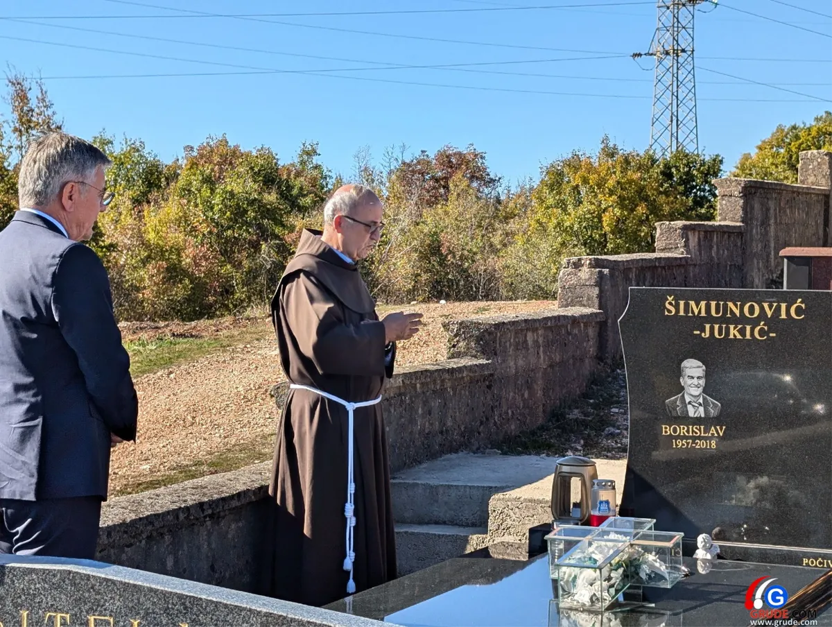 Odana počast onima koji su ispisali povijest Gruda: izaslanstvo obilježilo Svisvete i Dušni dan 27