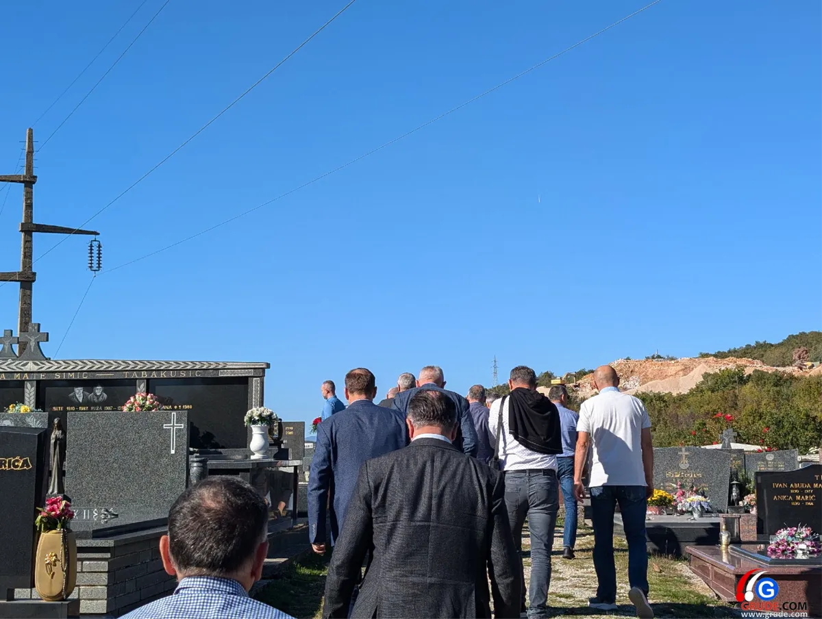 Odana počast onima koji su ispisali povijest Gruda: izaslanstvo obilježilo Svisvete i Dušni dan 4