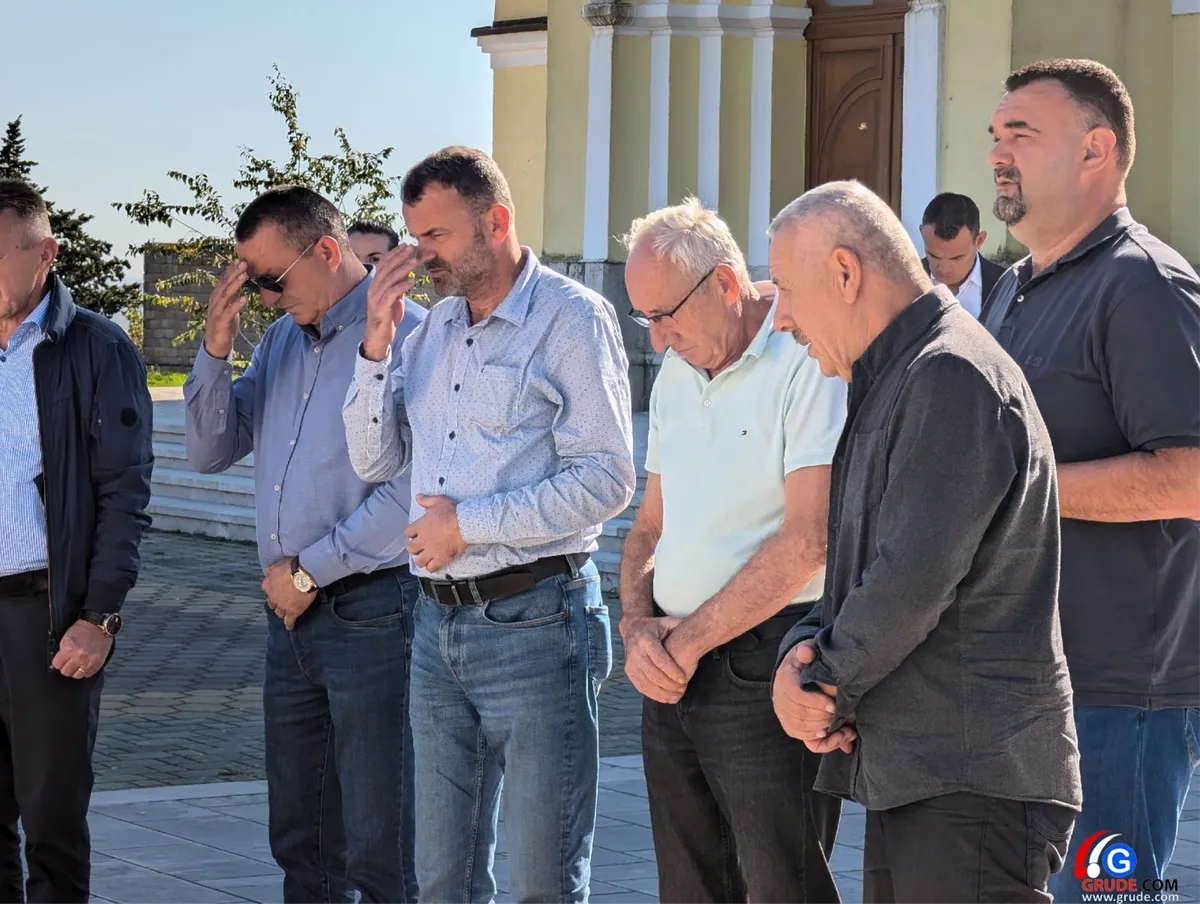 Odana počast onima koji su ispisali povijest Gruda: izaslanstvo obilježilo Svisvete i Dušni dan 38