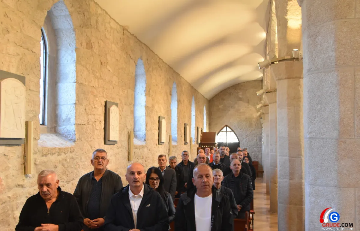 FOTO: Na svetoj misi sjetili se svih branitelja s područja općine Grude koji su kroz povijest branili hrvatski dom 8
