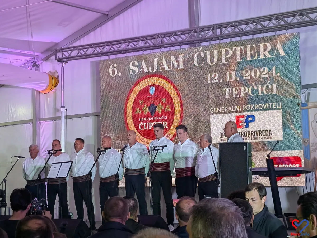 FOTO: Sajam ćuptera oduševio! Fra Mile Vlašić: Ćupter je mali i sladak, i ima veliku vrijednost 5