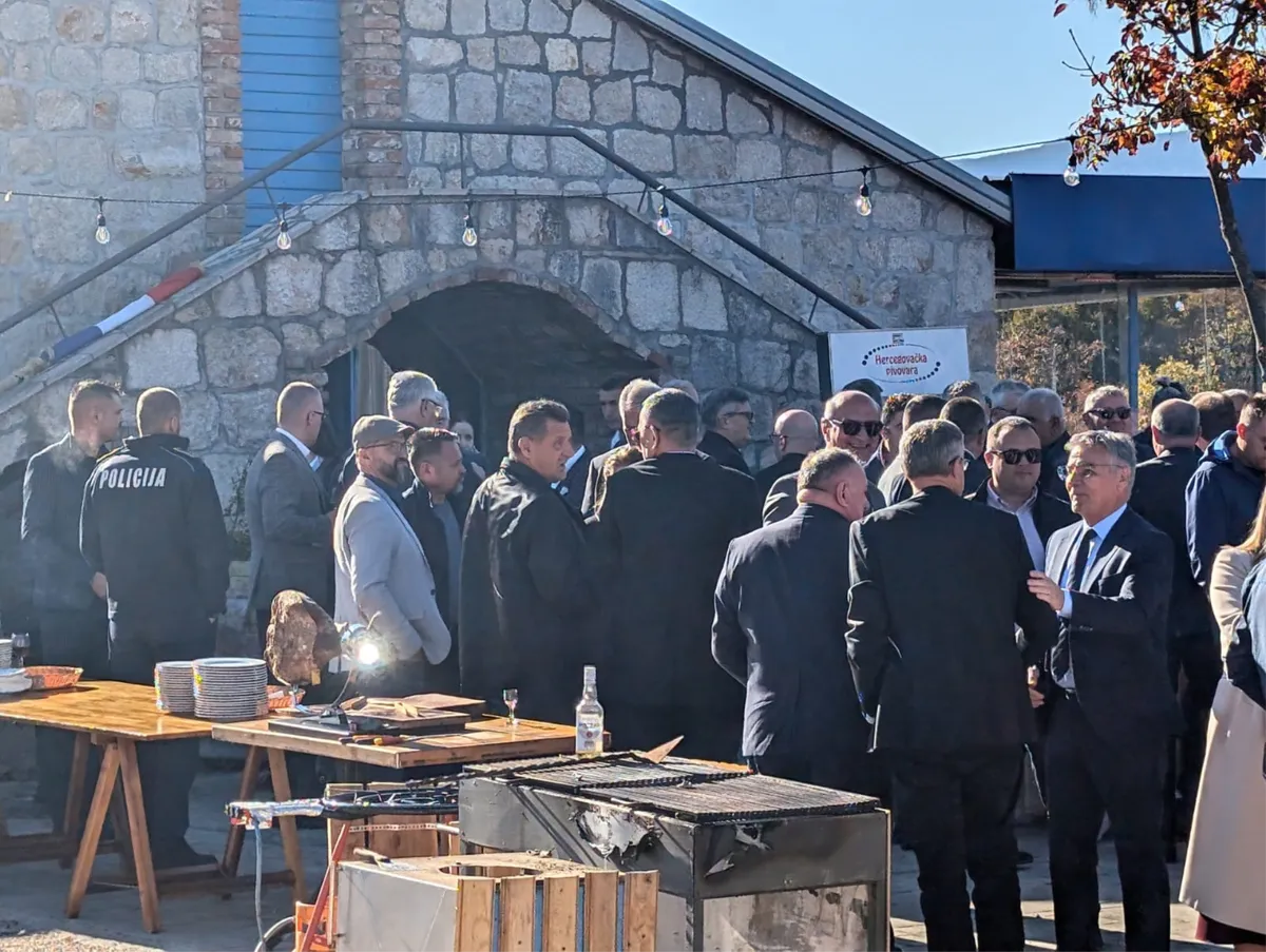 FOTO: POČEO 12. SUSRET GOSPODARSTVENIKA OPĆINE GRUDE, razgovara se o cestovnim temama 2