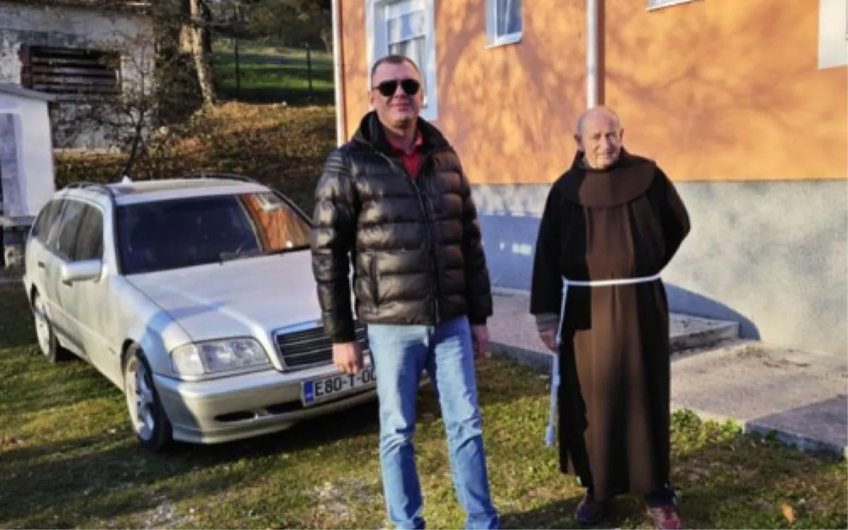 Obitelj iz Tomislavgrada darovala vozilo stradalima u poplavama u Konjicu